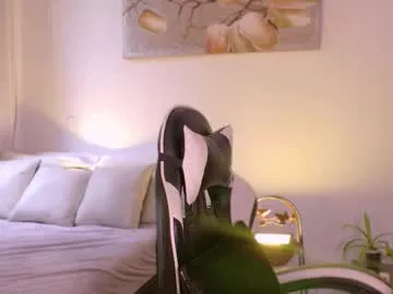 meganlake — GOAL: BLOWJOB [80 tokens remaining] Welcome to my room! #longhair #bigass #18 #petite #young