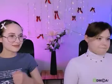 mona_cloud — Ticket Show: 2x girl topless kiss (180 tokens)