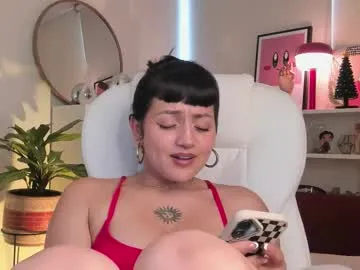 nahiapaws on Chaturbate