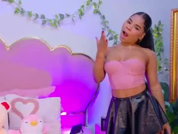 nahiarareina on Chaturbate