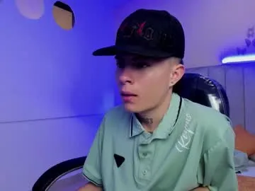 nascary_fox — GOAL: new plug show in priv [50 tokens remaining] 