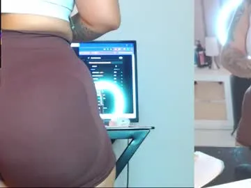natural_bigass_nina on Chaturbate