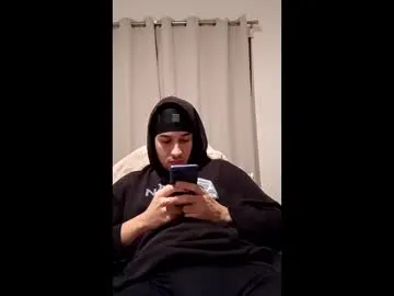 playboyyy236 — Strokes & Cum [975 tokens remaining]