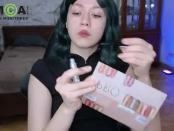 queenofwandss on Chaturbate