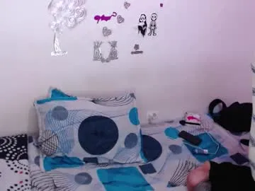 ray_naomi — GOAL: kiss [10 tokens remaining] Welcome to my room! #cuckold #slave #deepthroat #lovense #pvt