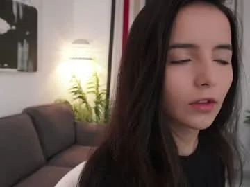 raychell_black — CrazyTicket: Show in progress. GOAL TIME - Blowjob with whipped cream, finishing with art show (fully naked). Tip 41 tokens to see the show