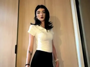 ruthesenion — Goal: naked doggy Hello! My name Jess Welcome to my room! its my third stream! #new #shy #18 #skinny #goth [89 tokens remaining]