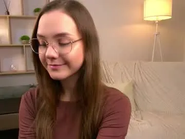 sara_whooops on Chaturbate