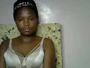 sexy_molyne on Chaturbate