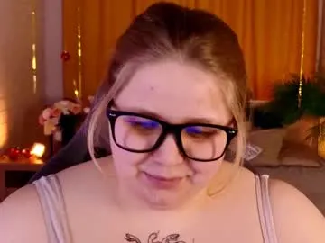 sladadeew — GOAL: 2 tokens = +1 cm to the penis [65 tokens remaining] Hi :) id love to have a nice time with you ;) #bbw #bigtits #blonde #cute #nonude