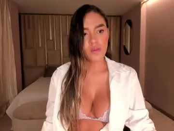 sophiewatsonx_ — GOAL: Sexy Dance [29 tokens remaining] Give all your sexual energy deep inside my pussy #feet #latina #bigass #lovense #ass