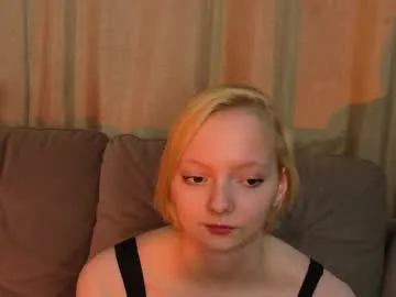 sweet_lynx — I'm Lana! These are my first streams. Goal:  wink  [11 tokens remaining] #18 #new #teen #shy [12 tokens remaining]