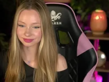 sweetdaisy_me — GOAL: Make some hopps [32 tokens remaining] Hello love! Welcome in my litlle comfy place! #new #shy #18 #teen #petite