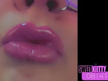 sweetkiitty3 on Chaturbate