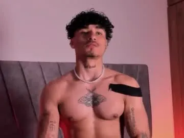 thomas_fit1 — Lovense Lush on - Interactive Toy that vibrates with your Tips - Goal: CUMr<3 [1737 tokens left] #lovense #latino #young #feet #muscle