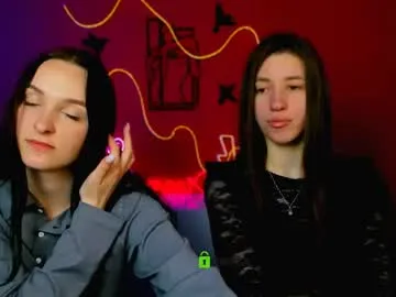 vaiolet_lovely from Chaturbate