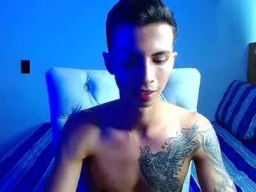 velk_hot1 — CUM    #bigcock #twink #french #lovense #asian [1000 tokens remaining]