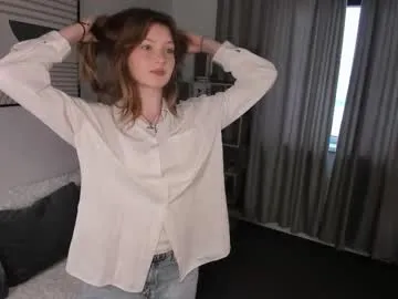 viola_larson — I am Sisi and I wanna reach 270   tease shoulders and bra straps [0 tokens remaining] #new #shy #redhead #young #18