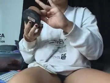 yungelitamor_ on Chaturbate