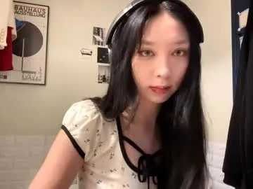 zulaedds — Goal  Hello new site!  I'm Mei and welcome to my broadcast! #new #shy #18 #skinny #asian [95 tokens remaining]