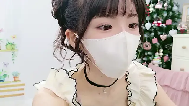 -minami- on StripChat