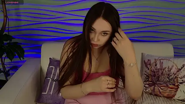 _CarlaDoll on StripChat