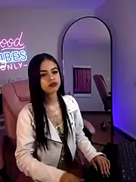 _Starfire__ — Striptease show + masturbation x 10 min