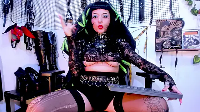 Agatha_BDSM — YOURE MY QUEEN!