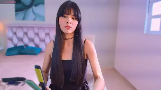 aisha_sakina — Wiggle my booty 