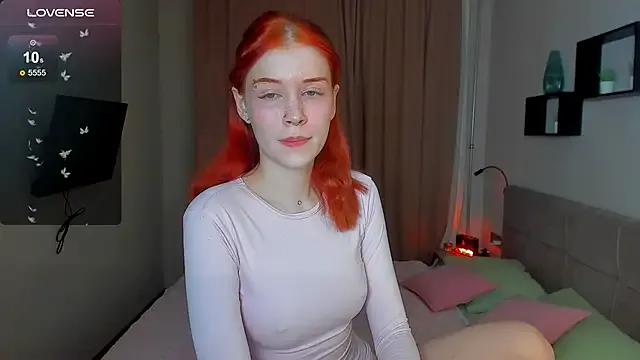 alice_with_freckles — play with nipples!