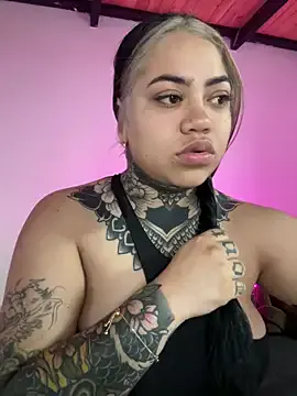 aliensexy on StripChat