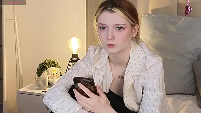 AlyssFrost on StripChat