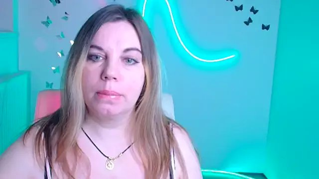 Amanda_Swannn from StripChat is Freechat