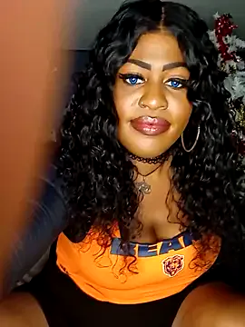 AmazonianMistress on StripChat