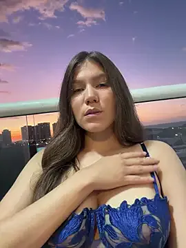 AmelieLaurent_ on StripChat
