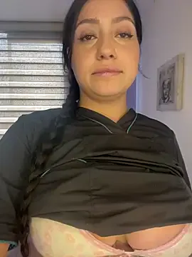 Amyy_1 on StripChat