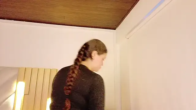 Anaise_latif on StripChat