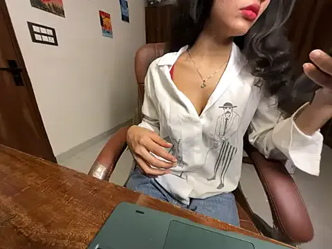 Anaya77 on StripChat