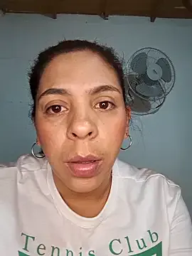 andreadefuego — Cho de aceite tetas