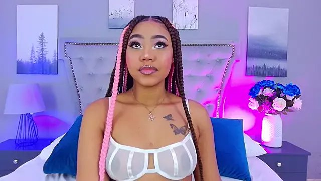 AngelaRoberts from StripChat is Freechat