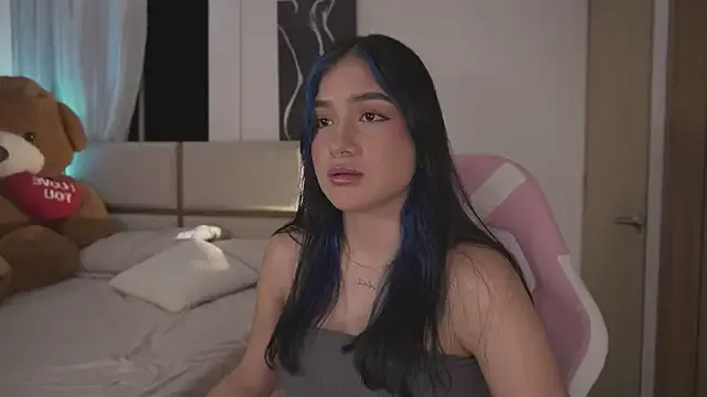 AnnyHizzle — sexy doggy no panty and spanks