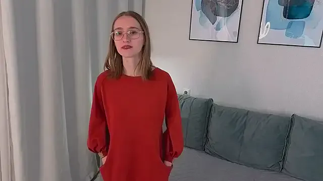 AshleyyJones — sucking dildo