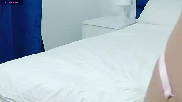 beatriceskye23 from StripChat is Freechat