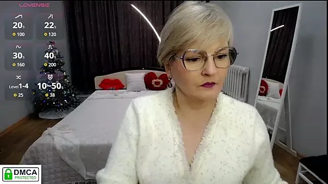 BlondeBrilliant7 from StripChat is Freechat