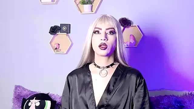 BrianaSchafer — Take off my pantyhose and rub my cock.