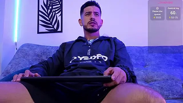 Bruno_Mattos from StripChat is Freechat