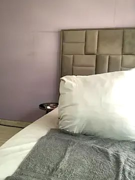 bustytitsxxx from StripChat is Freechat