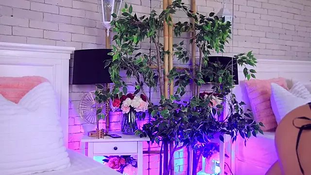 CarlaWhite from StripChat is Freechat