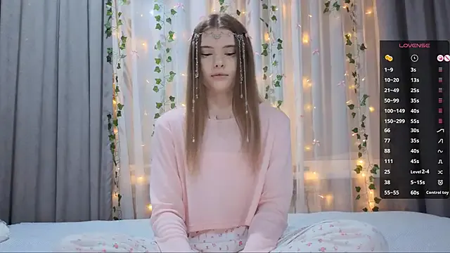 CarolinePepper — Show valentine heart for you