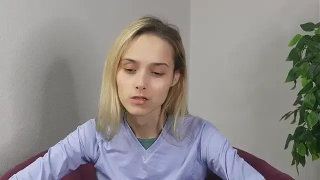 CasieStrawn from StripChat is Freechat